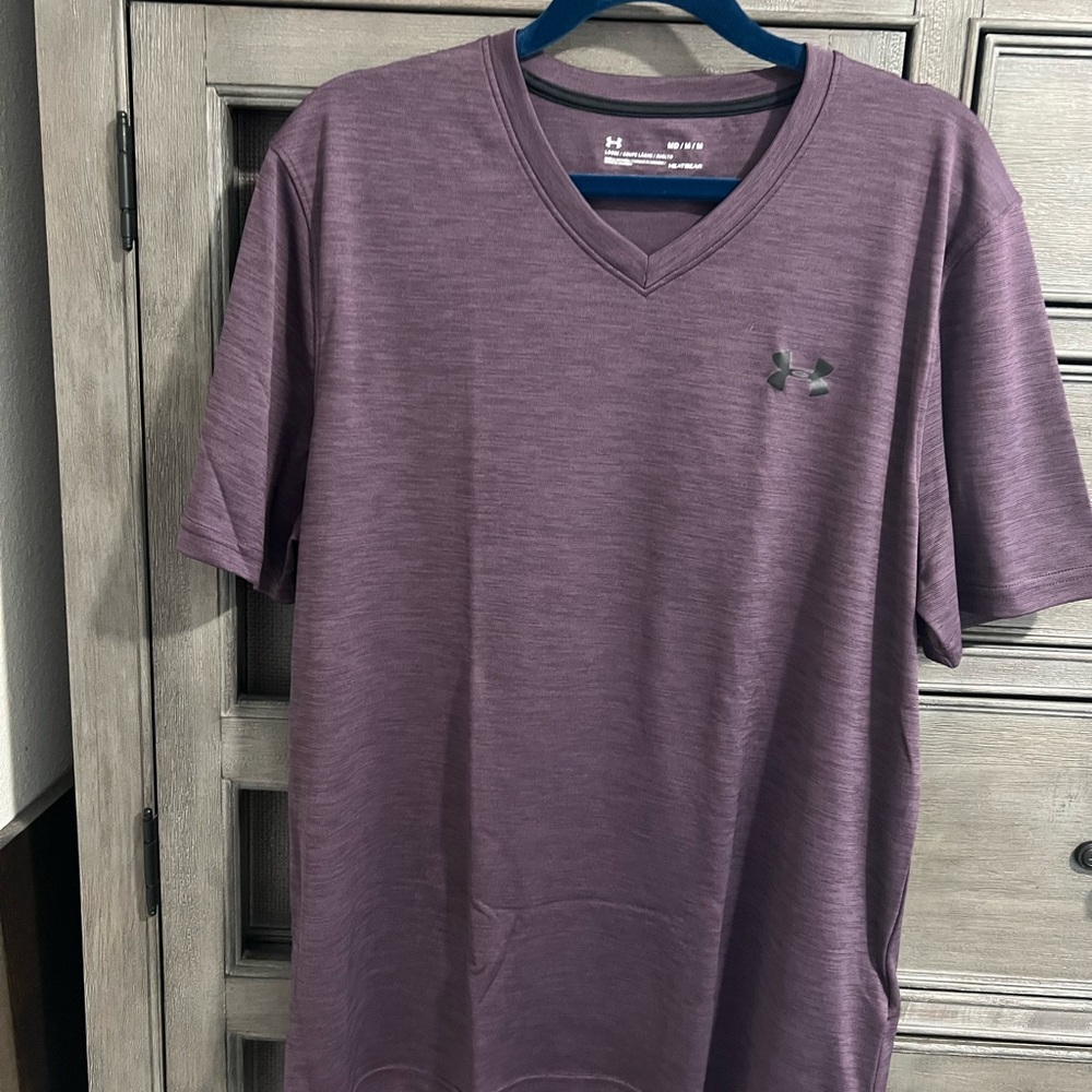 Under Armour Eggplant color Short Sleeve Tee Casual Crew Neck size M
